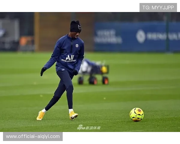 巴黎圣日耳曼训练课直击：备战勒阿弗尔